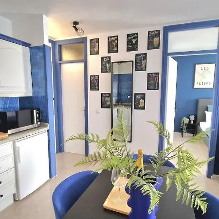 Apartment Blue Away - Americas